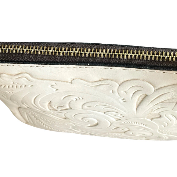 PATRICIA NASH Cassini White Waxed Tooled Leather Clutch Wristlet P349248 NWT - Picture 5 of 6